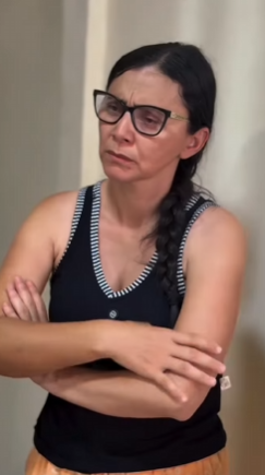 T1118008 sogra vive importunando mas esquece que quem manda na casa não ela. parte2