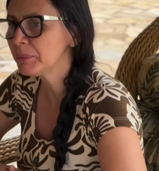 T1118016 Marcaram viagem sogra já apareceu com mala pronta!