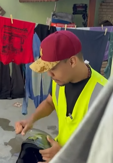 T1104020 Uma linda mulher coloca um mototáxi em seu lugar para fazê lo se apaixonar part2