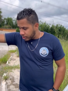 T1304015_Ia dar um presente para irmã, mas marido aparentemente não queria_part2