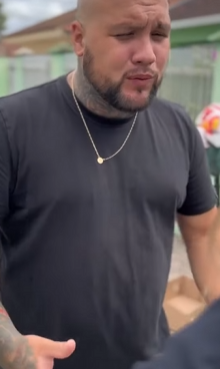 T1304019 Policial descobre que sua esposa esperava um filho de seu amigo part2