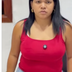 T2806002 Ela fez isso no final foi expulsa