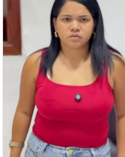 T2806002 Ela fez isso no final foi expulsa