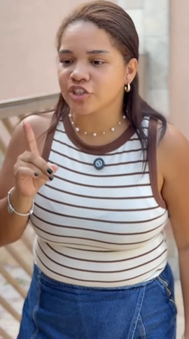 T2806009 Ainda bem que mãe soube corrigir filha