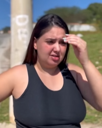 T1301009 Dei minha casa para minha vizinha porque queria tanto que isso aconteceu comigo