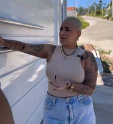 T1301010 Você não merece estar onde não bem vindo