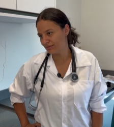 T1301012 Recebia mil reais gastava em um dia, no outro saia pra pedir comida na casa da mãe