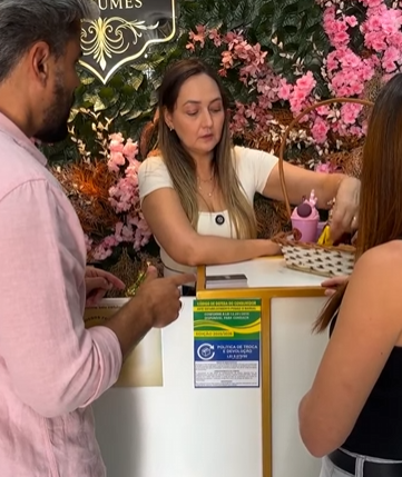 T2906018 verdadeira amizade apoia, não tira vantagem… part2