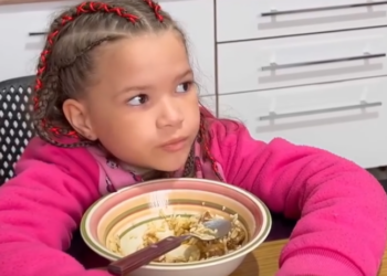 T2002017_mãe mandava filha comer na casa da vizinha porque não tinha nada para lhe dar_part2