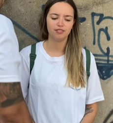 T1101006 Quando as pessoas não sabem quem outra julga apenas pela aparên…