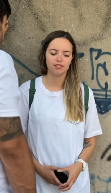 T1101006 Quando as pessoas não sabem quem outra julga apenas pela aparên…