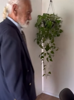 T1310007 Ele rejeitou sua filha perdida sem imaginar que ela havia se tornado. part2