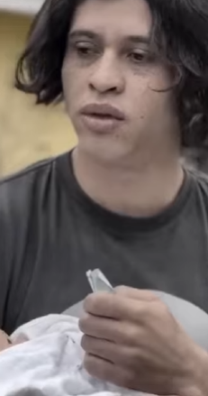 T0700015_Deixou namorado por ser pobre vida lhe deu essa lição