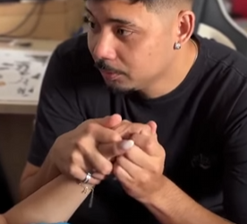 T1307006 Ela terminou relacionamento deles, mas ele mostrou ela que seu amor era verdadeiro mesmo no momento mais difícil da vida dela… part2